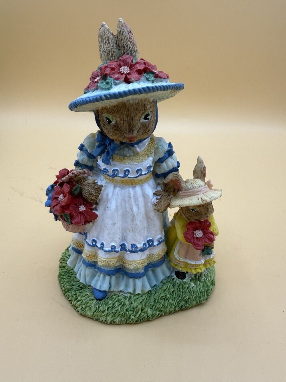 1995 Mama Jumper With Hyena Rabbit Figurine VA35 Easter Spring Bunny Resin